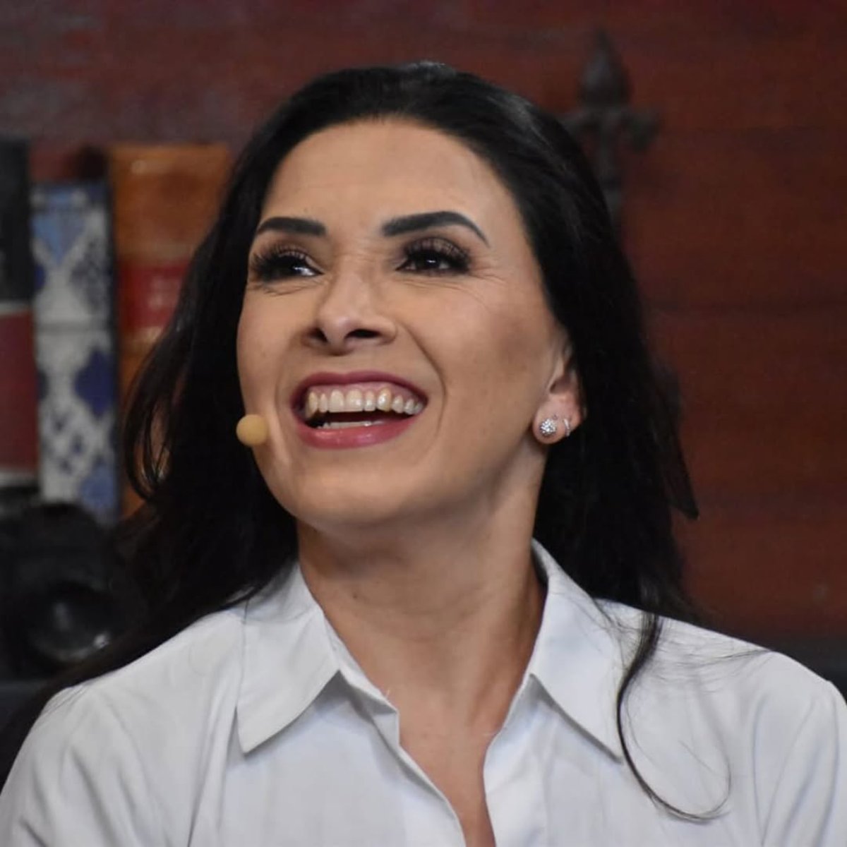 Pese a que Polanco prefirió no mencionar ningún nombre, la información que dice coincide en algunas cosas sobre lo que se sabe de la relación y separación de Polanco con Eugenio Derbez. 