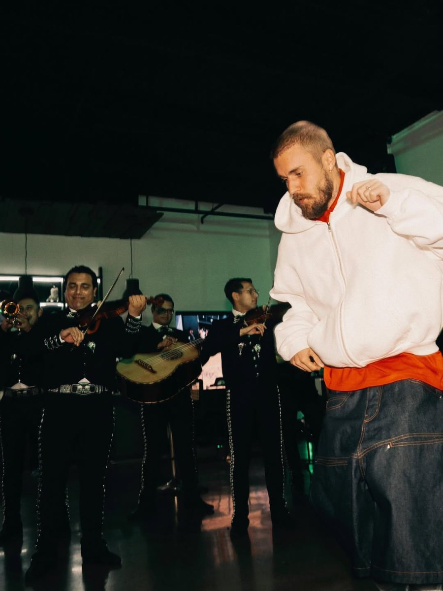 Justin Bieber bailó al ritmo de mariachi. 