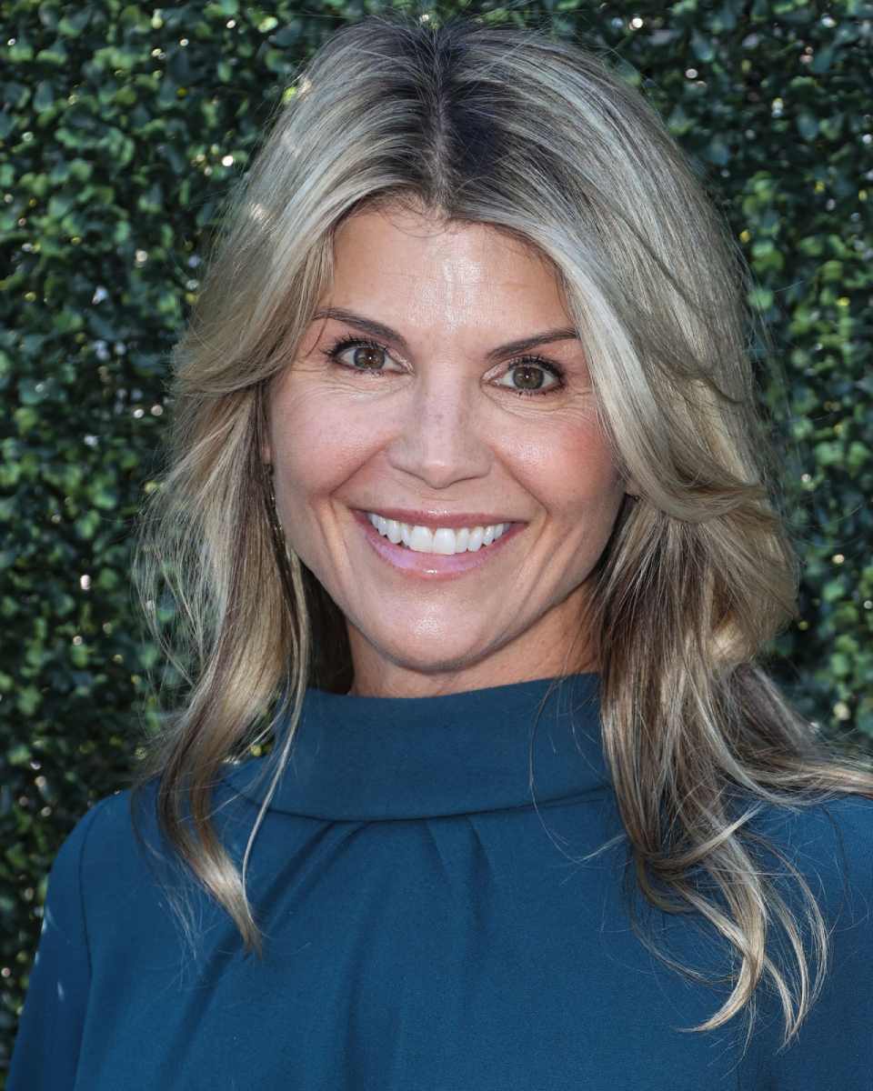 Loughlin es mundialmente conocida por su trabajo en la serie de finales de la década de los 80 y mediados de los 90, "Full House".