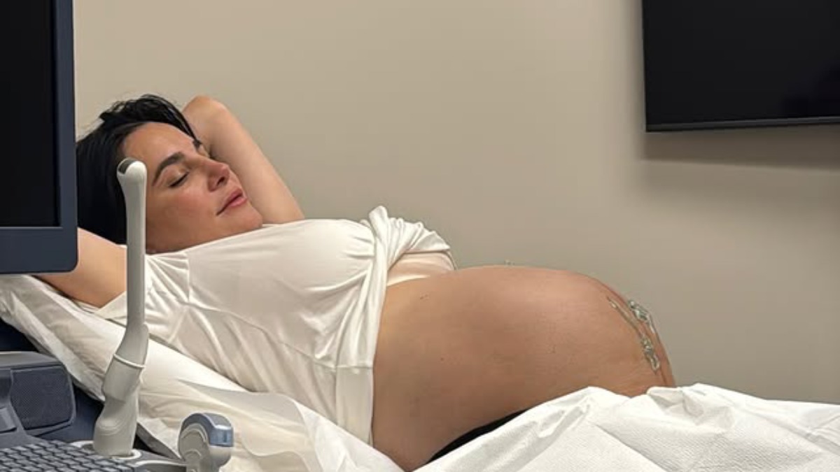 Martha Higareda, de 42 años, dio a luz a sus gemelas.