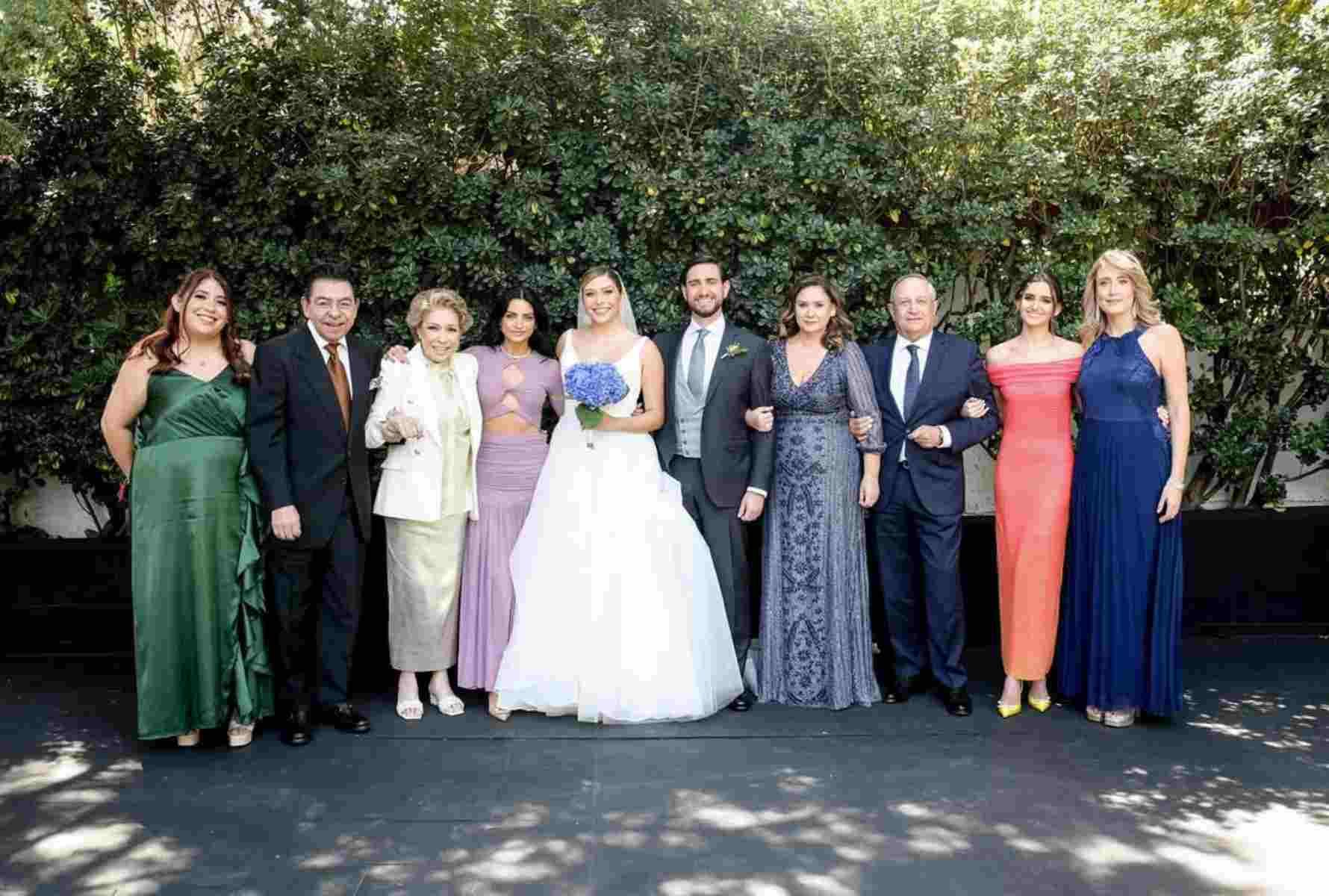Jorge Alberto Aguilera y Gabriela Michel en la boda de su hija Michelle.