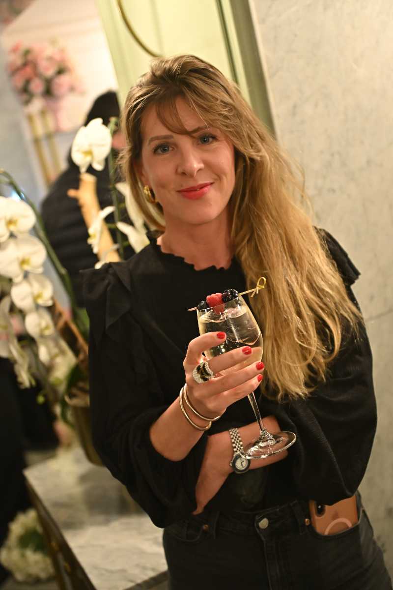 Melanie Marín .