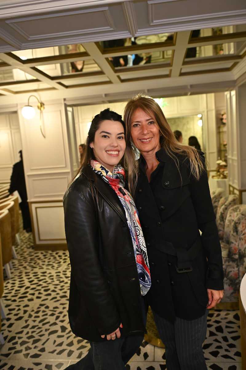 Viviana Huizar y Patricia Consuelo.