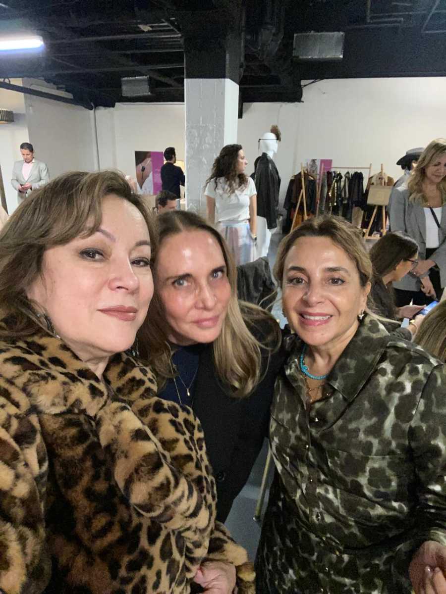 Jennifer Tilly, Jeannine Braden, creadora de Le Superbe, marca participante en el Pop Up y Luisa Sern, co Fundadora , junto con Abelardo Marcondes.