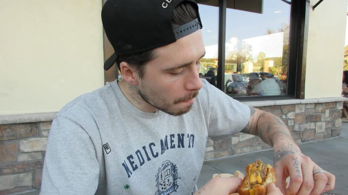 Brooklyn Beckham no tiene intenciones de reconciliarse con sus papás.