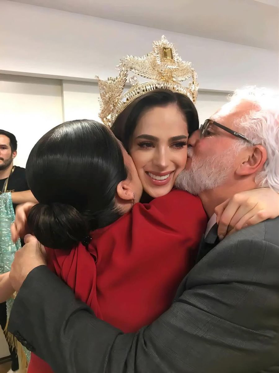 La familia de Fátima Bosch la ha apoyado para cumplir su sueño de ser Miss Universo. (Foto: Instagram/vanessaferbal)