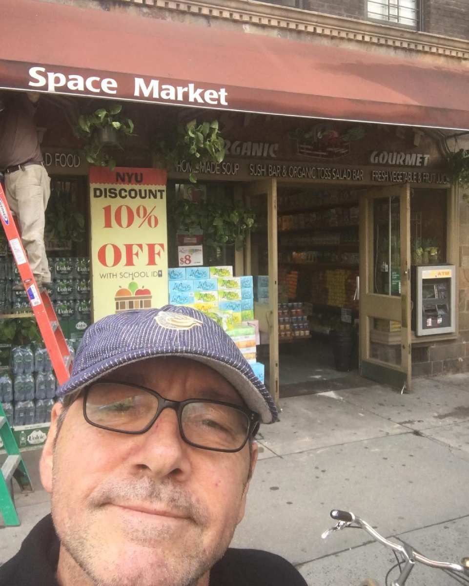 Medios difundieron la idea de que Kevin Spacey se había quedado sin hogar por lo que generó una ola de preocupación entre sus seguidores.