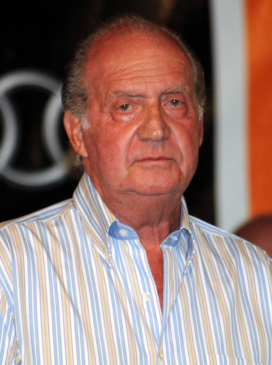 El rey emérito Juan Carlos asegura que habría sido menos infeliz si su hermano Alfonso estuviera vivo.