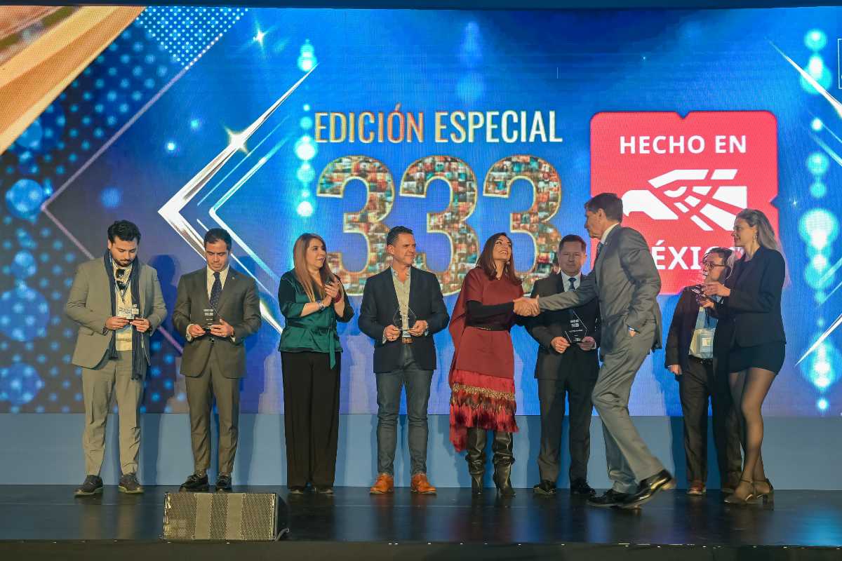 Entrega de reconocimientos de la Cumbre de las 1000 Empresas más Importantes de México.
