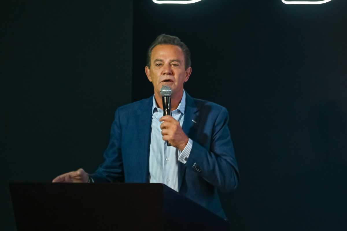 Arturo Saval de Nexxus.