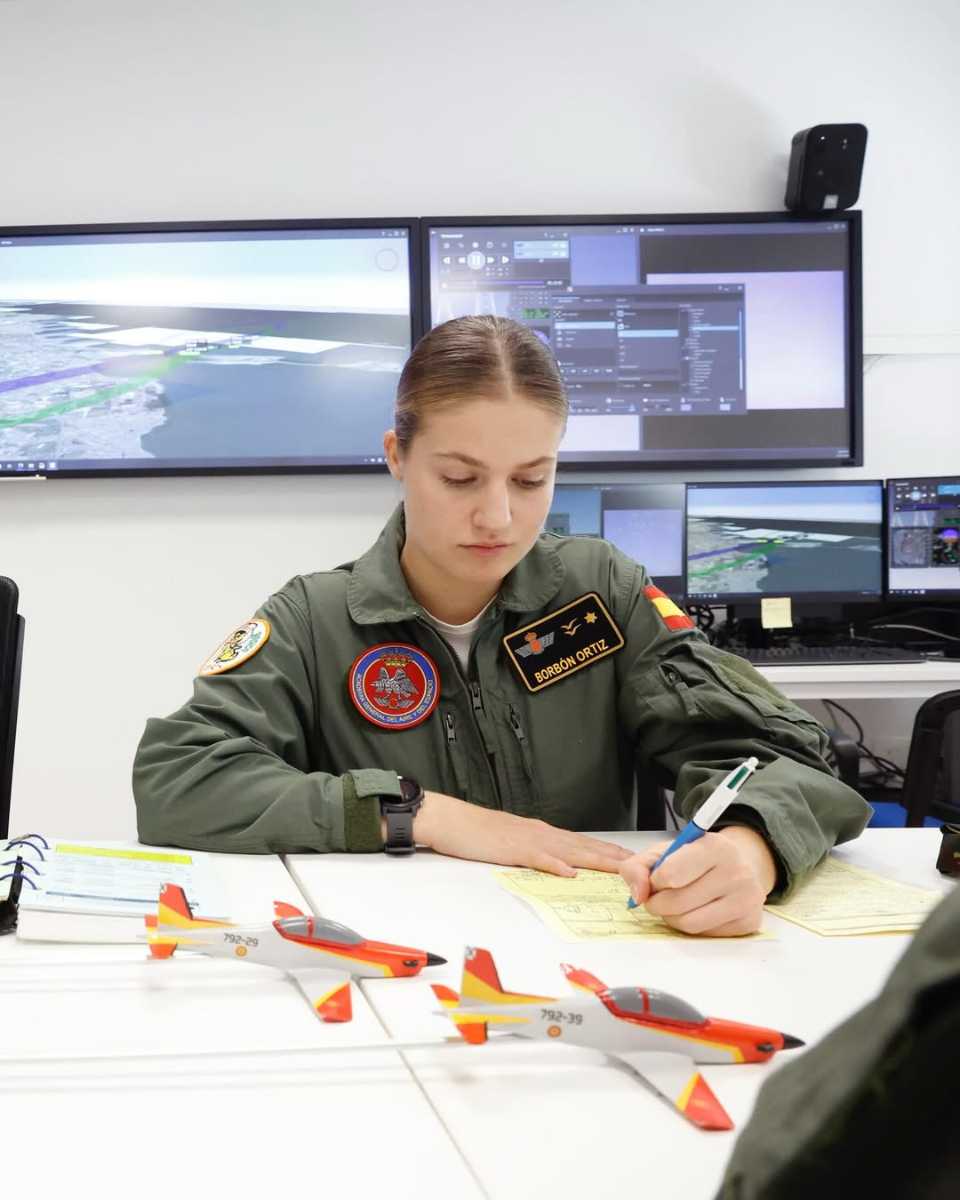 La formación aérea de la princesa Leonor.