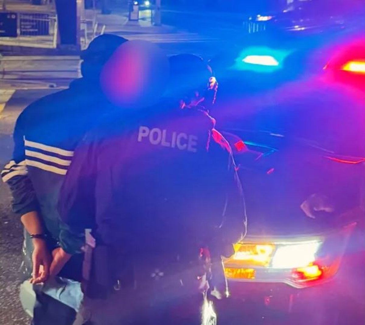 Nick Reiner, hijo de Rob Reiner, fue arrestado por la policía de Los Ángeles, acusado de asesinar a sus padres.