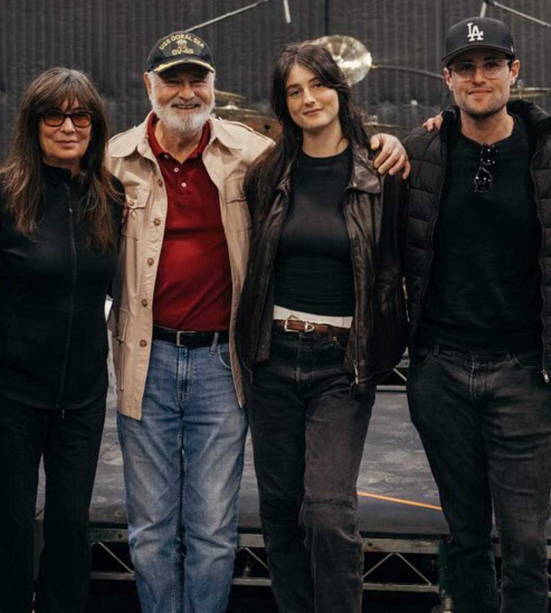 Jake y Romy Reiner, hijos de Rob y Michele Reiner, agradecieron la solidaridad de las personas en tan duro momento que atraviesan.