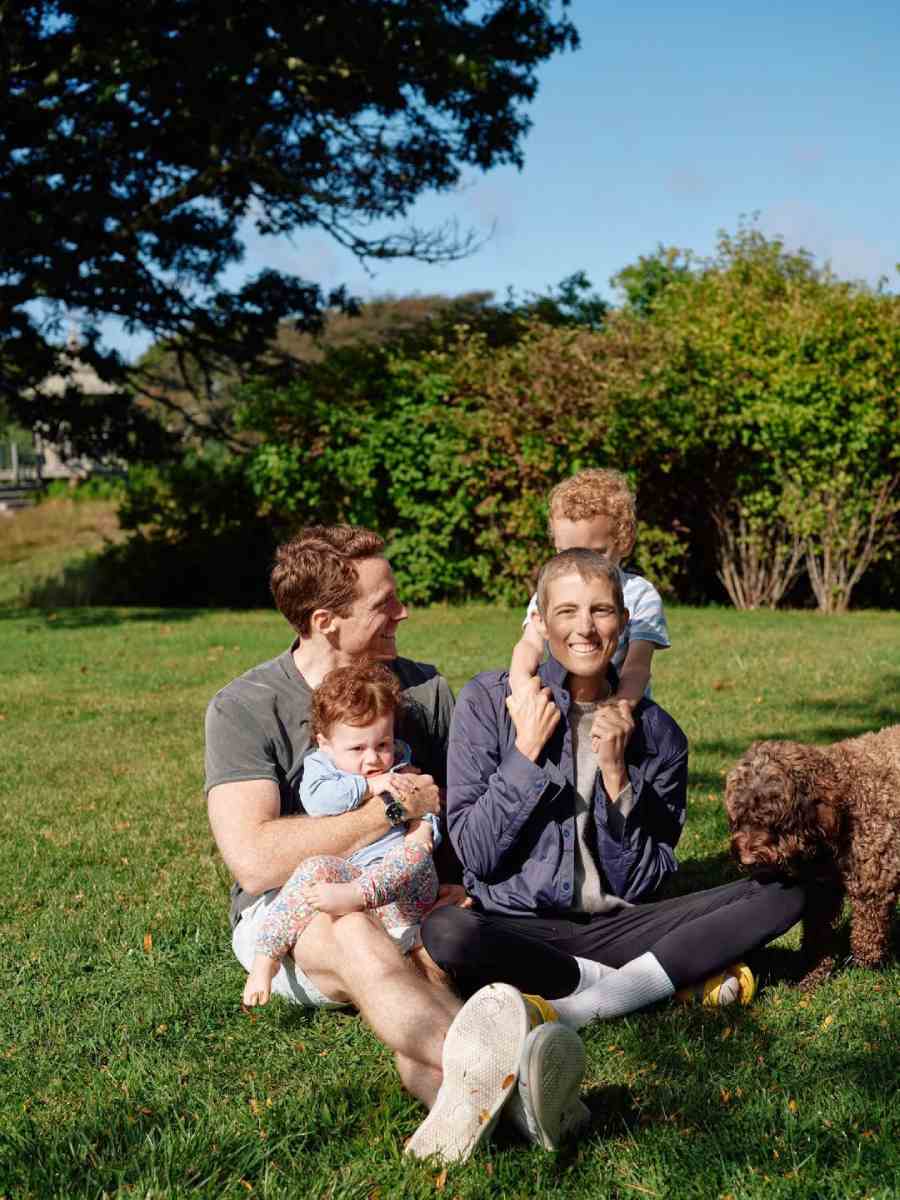 Tatiana junto a su esposo George Moran junto a sus hijos.