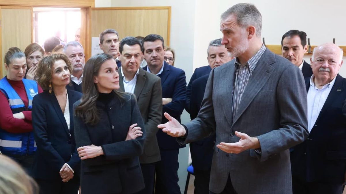 “Quédate con quien te mire como don Felipe a Doña Letizia”, el video viral que protagonizan los reyes de España en su visita a un hospital de Córdoba