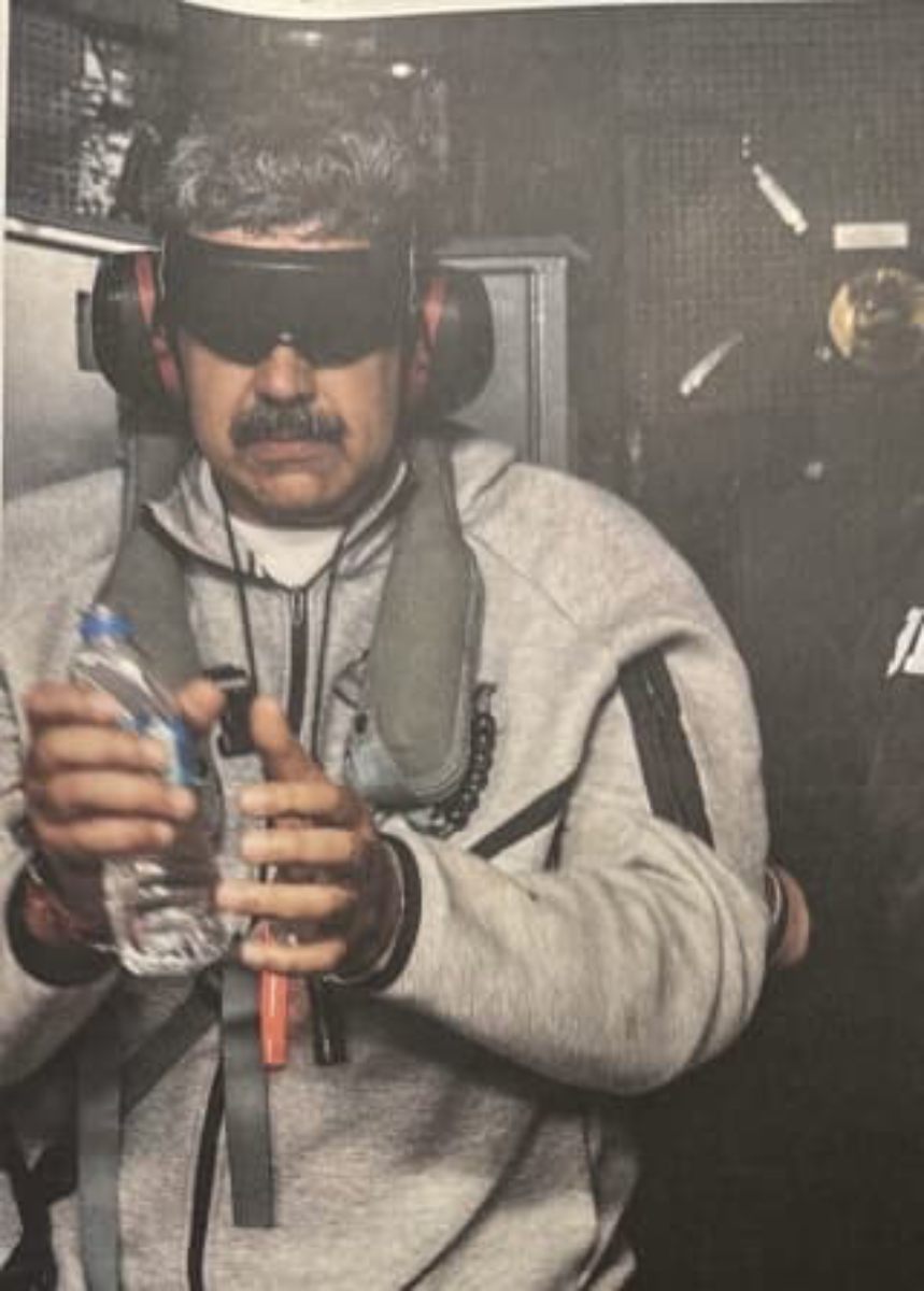 Nicolás Maduro a su llegada a Estados Unidos tras ser detenido en Caracas, Venezuela.
