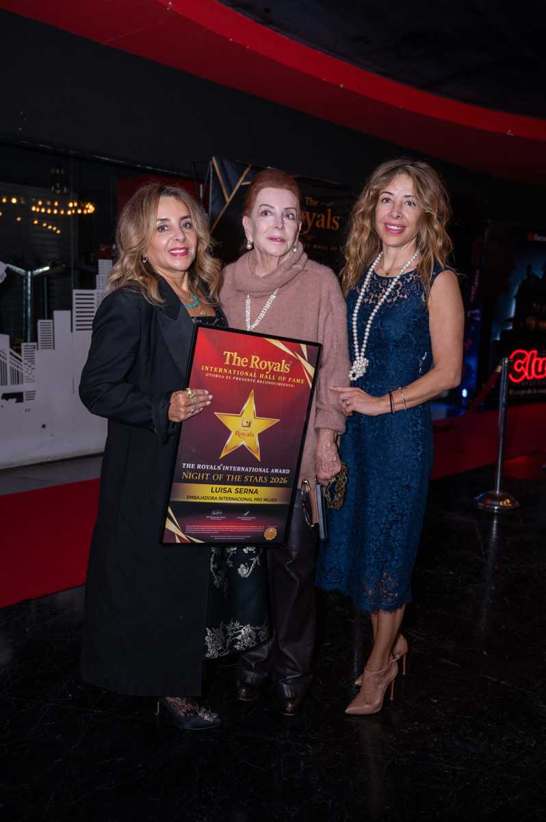 Luisa Serna, María Luisa Barrera y Gaby Serna.