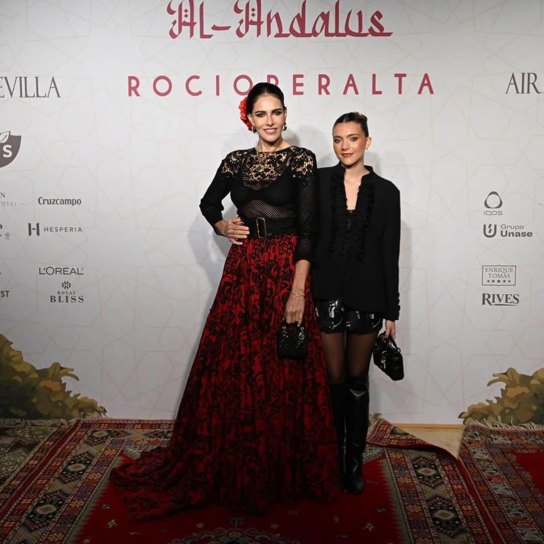 Desfile de Rocío Peralta al que acudió Adriana Abascal.