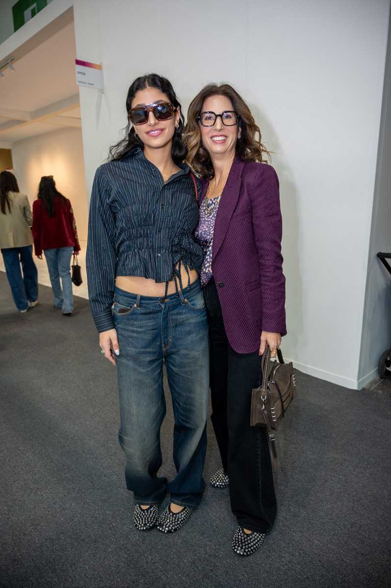 María Checa y María Elena Checa.