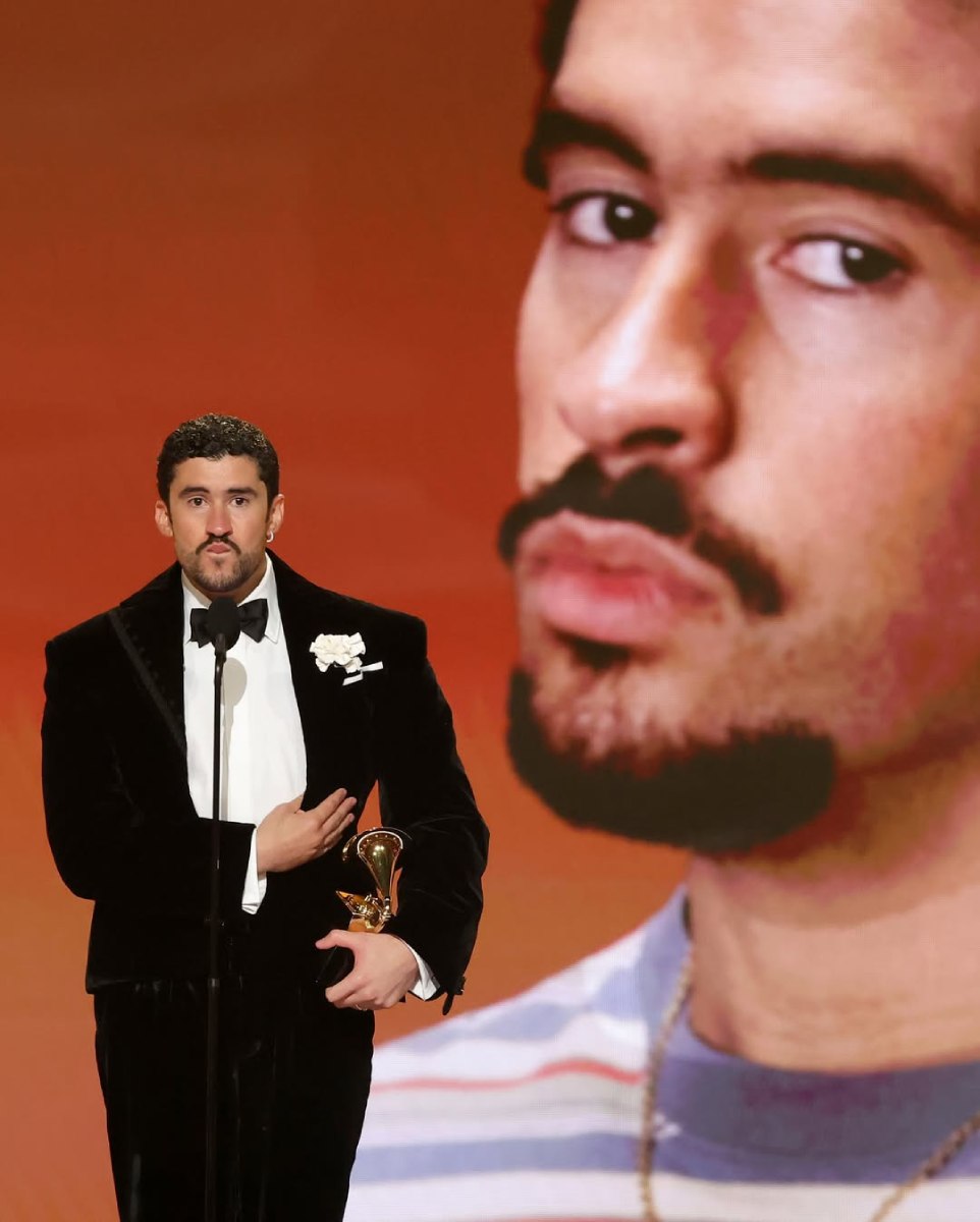 Bad Bunny se impuso en la pasada edición del Grammy al obtener el premio más importante, el de Álbum del Año por su disco "DeBÍ TiRAR MáS FOToS".