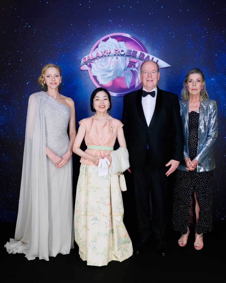 Charlène, la princesa japonesa Akiko de Mikasa, Alberto y Carolina de Mónaco.