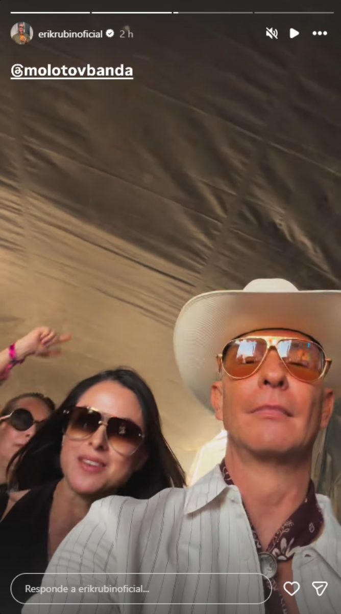 Erik Rubin y su novia en el concierto de Molotov.