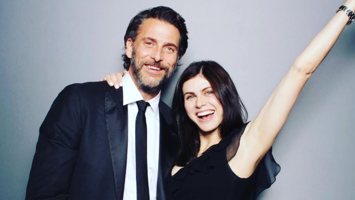 Así fue el controversial inicio (y posterior final) de la relación de Alexandra Daddario y el productor Andrew Form