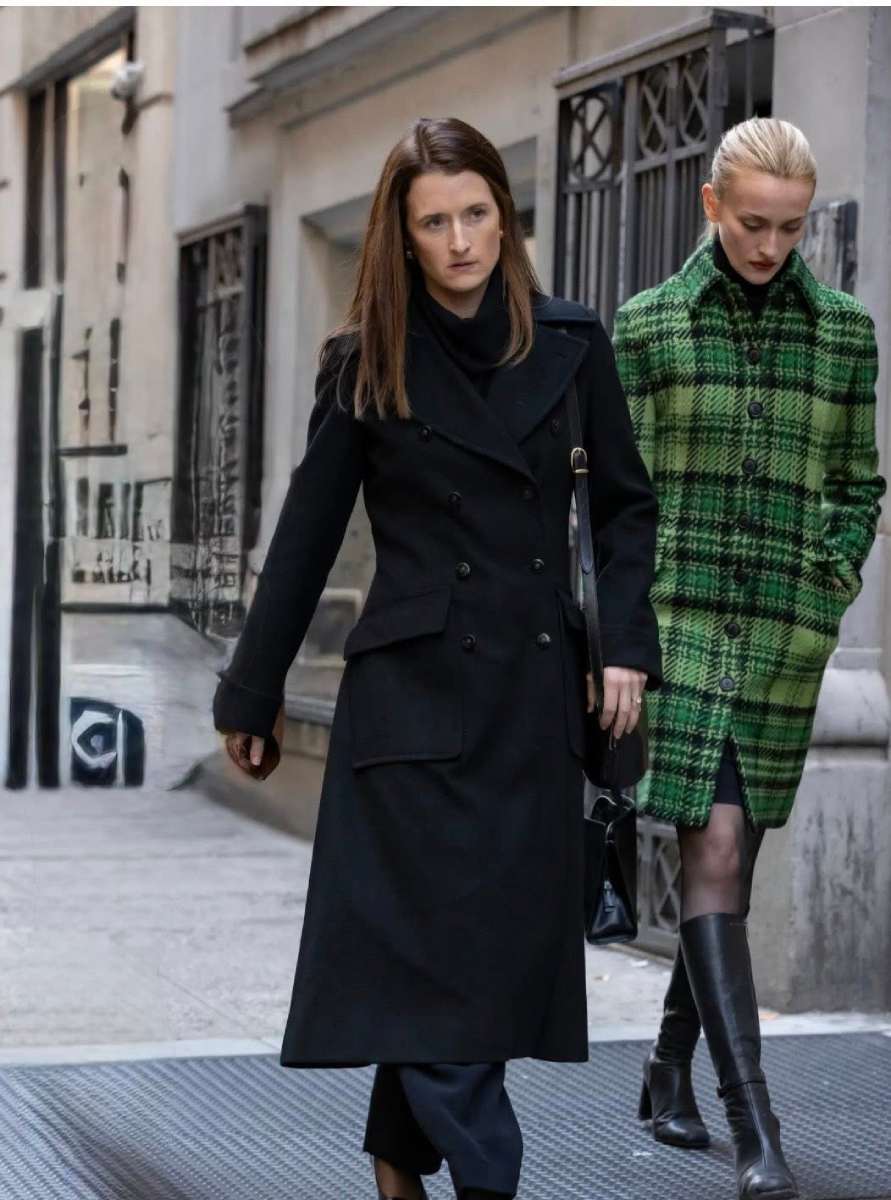 El episodio incluye una pelea entre Bessette y su cuñada Caroline Kennedy, interpretada por la actriz Grace Gummer, hija de la gran Meryl Streep.