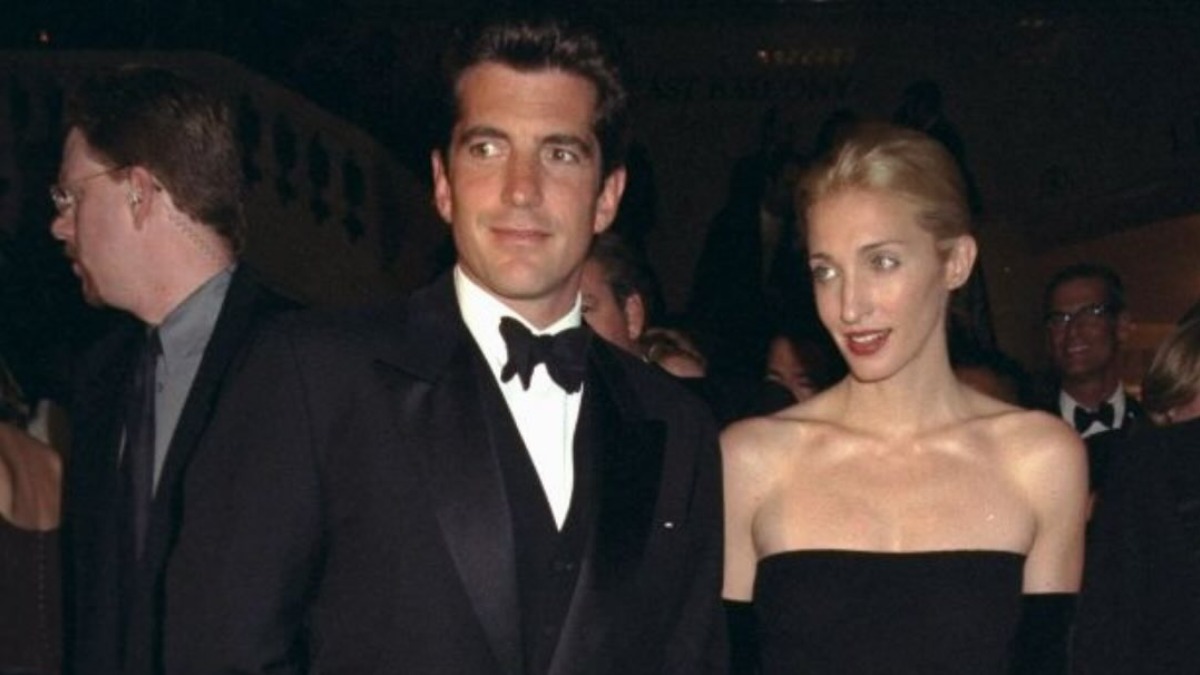 La coincidencia ¿premonitoria? sobre Versace que unió a Carolyn Bessette-Kennedy y a la princesa Diana en sus trágicos finales La coincidencia ¿premonitoria? sobre Versace que unió a Carolyn Bessette-Kennedy y a la princesa Diana en sus trágicos finales