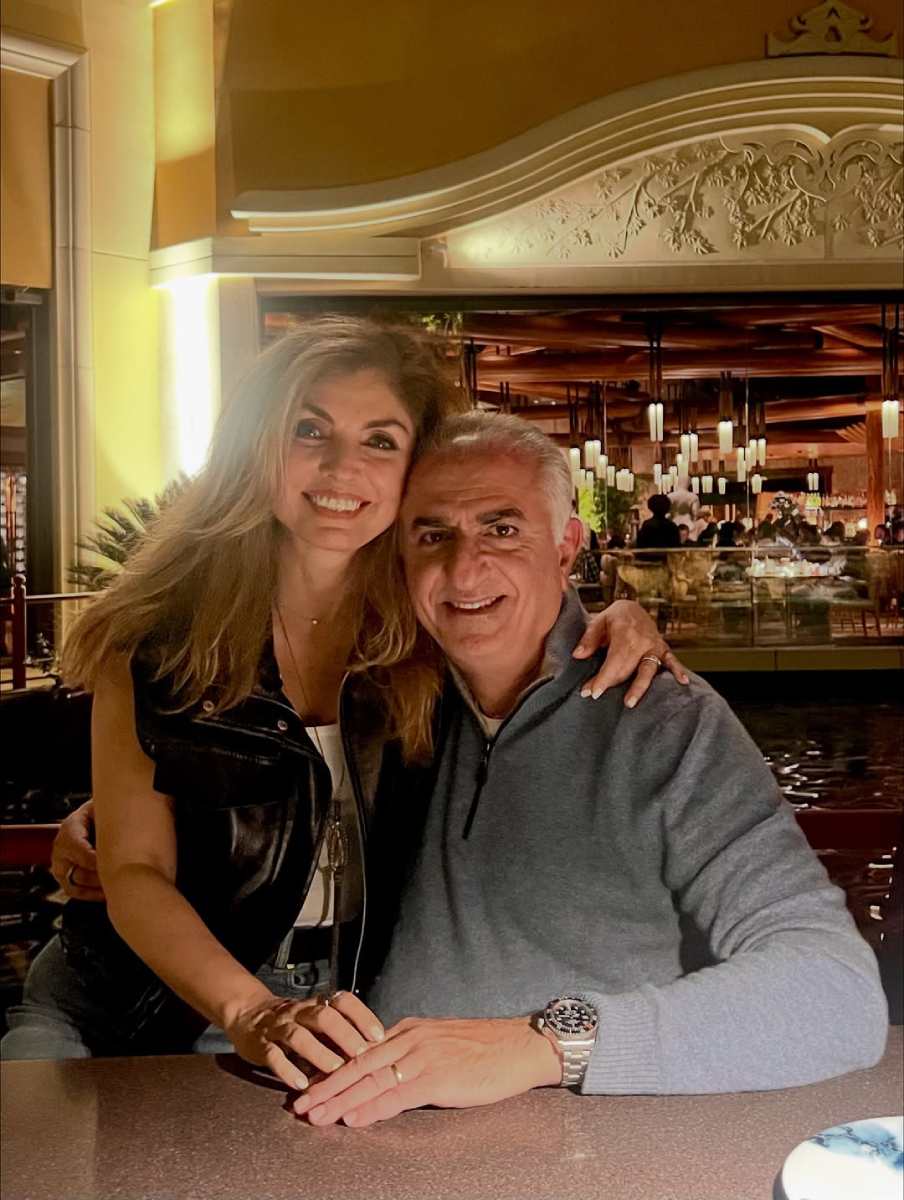 Reza Pahlavi y su esposa Yasmine.