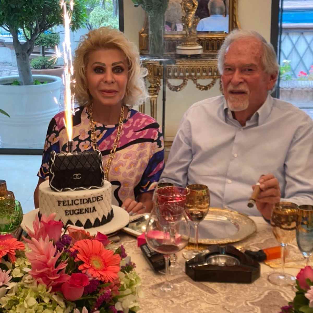 Gustavo Díaz Ordaz Borja con su esposa Eugenia Castañón.