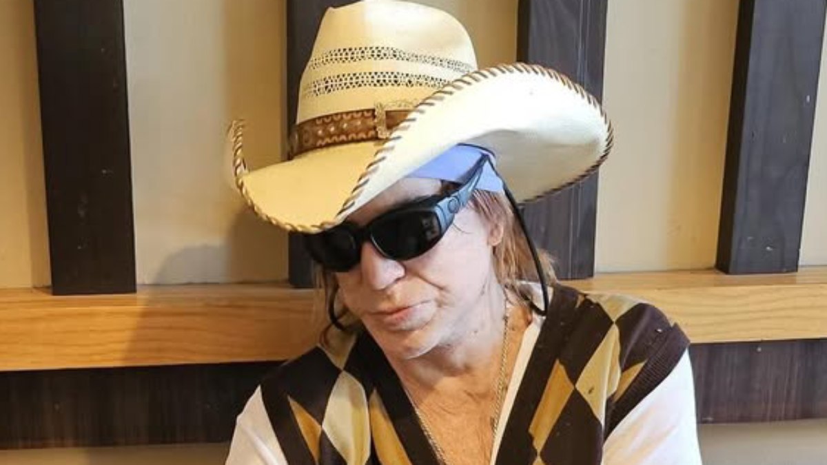 Tras fallo de tribunal, Mickey Rourke fue desalojado de su casa en Los Ángeles al acumular una deuda de casi 60 mil dólares Tras fallo de tribunal, Mickey Rourke fue desalojado de su casa en Los Ángeles al acumular una deuda de casi 60 mil dólares