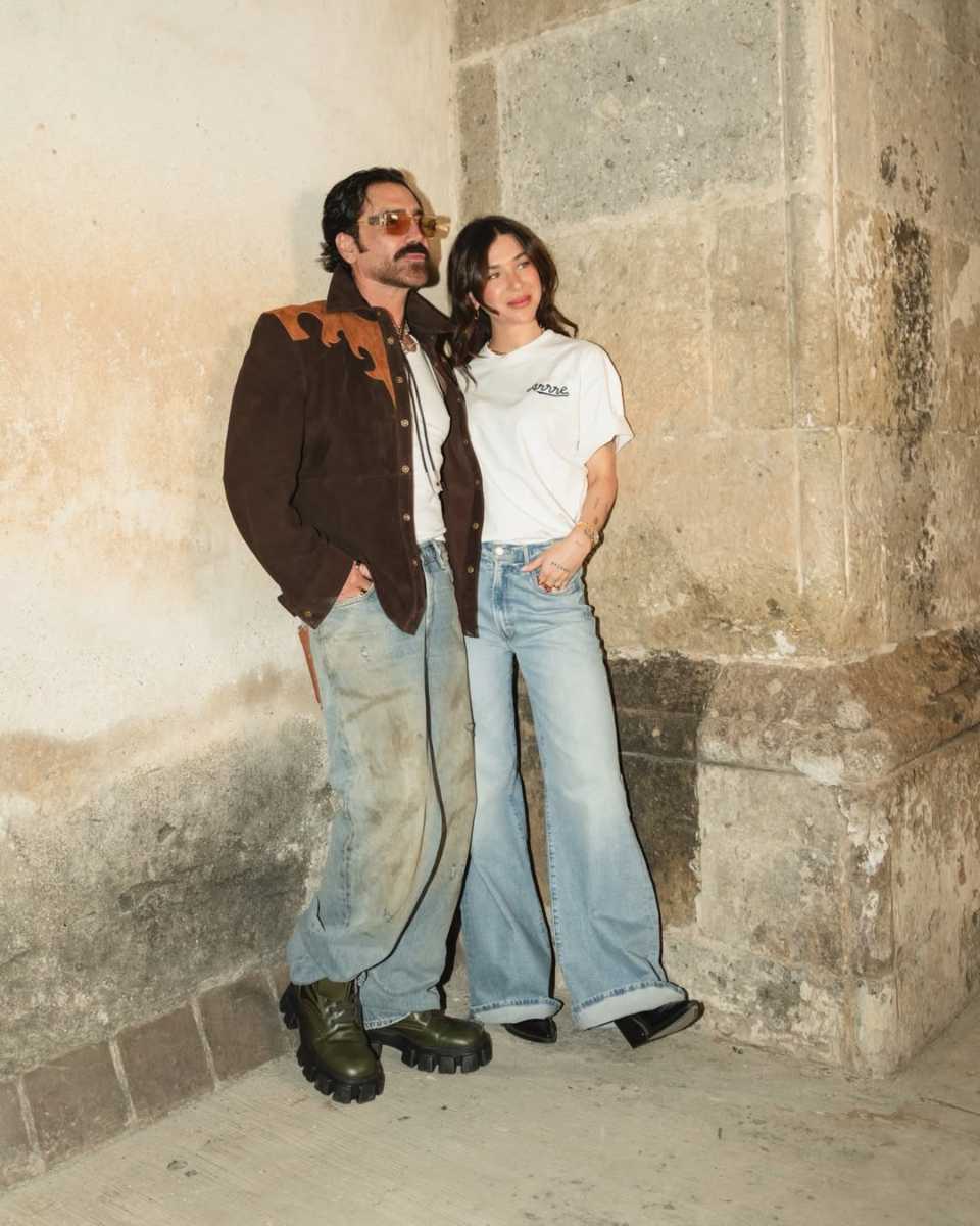Alejandro Fernández y Karla Laveaga.