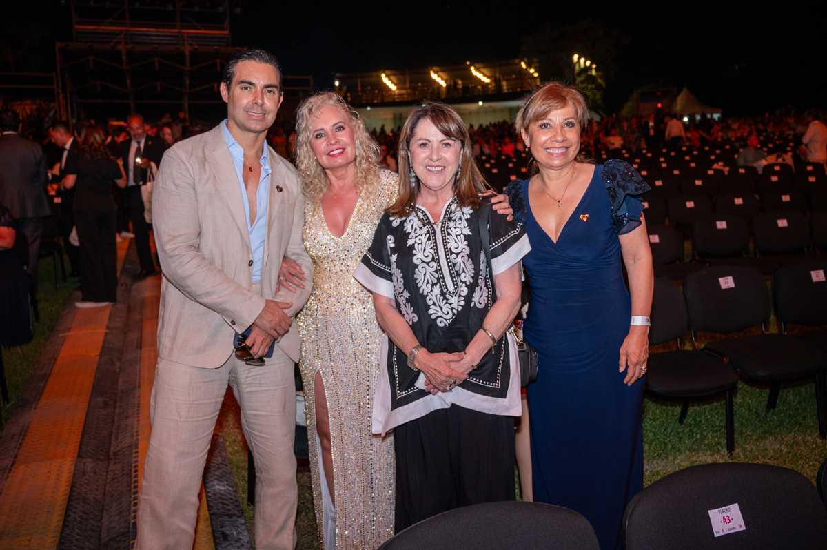 Ernesto D'Alessio, Carla Estrada, Margarita González Saravia y Rosy Ocampo.