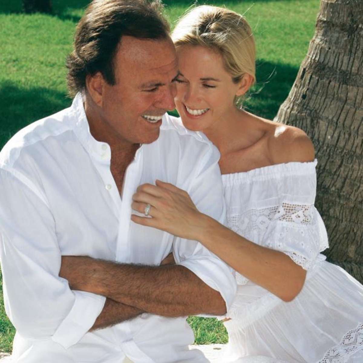 Julio Iglesias y su esposa Miranda Rijnsburger.