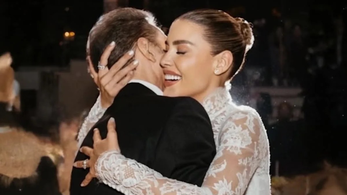 Los detalles detrás de la foto inédita de su boda que eligió Michelle Salas para festejar a su papá, Luis Miguel, en su cumpleaños 56