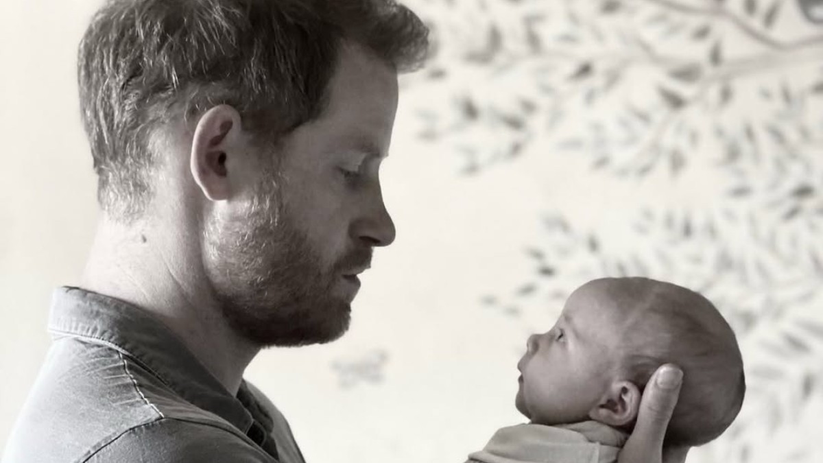 El príncipe Harry confiesa los retos en su paternidad, empezando por la ‘desconexión’ que sintió cuando nació Archie El príncipe Harry confiesa los retos en su paternidad, empezando por la ‘desconexión’ que sintió cuando nació Archie