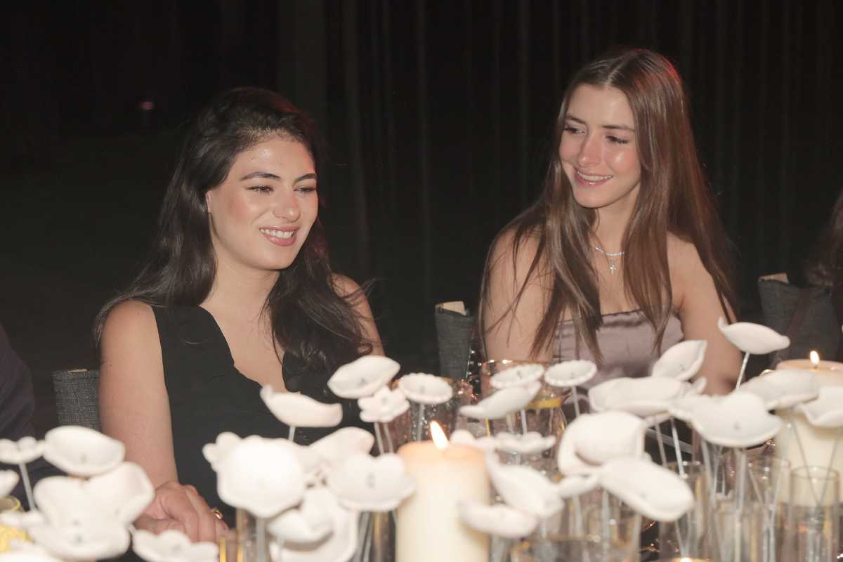Mayte Palafox y Julianna Samane.