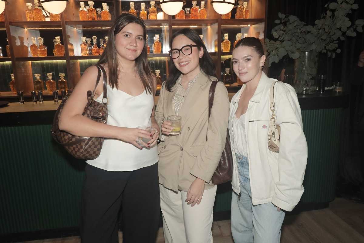 Valeria Seelbach, Yajaira Sáenz y Valeria Vargas.