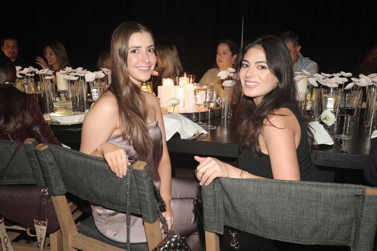 Mayte Palafox y Julianna Samane.