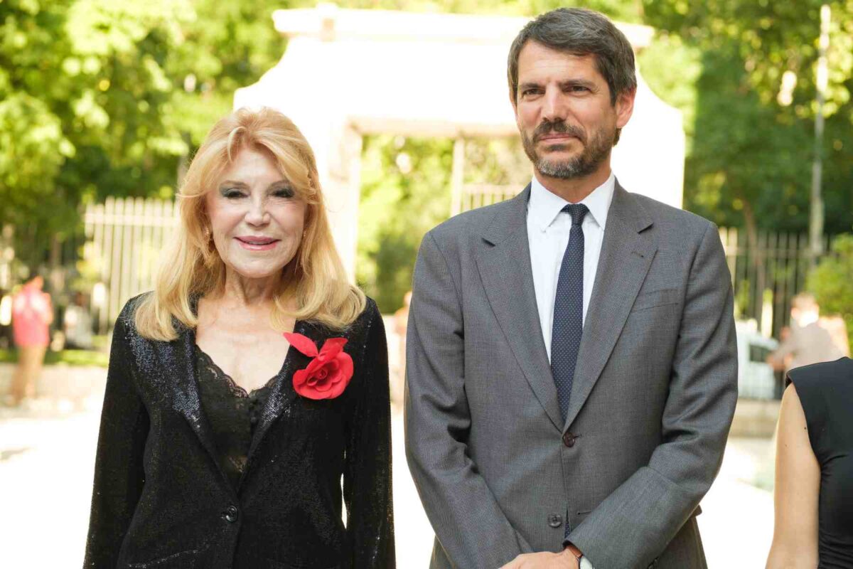 Los hijos de la baronesa Thyssen estuvieron al pendiente de su mamá.