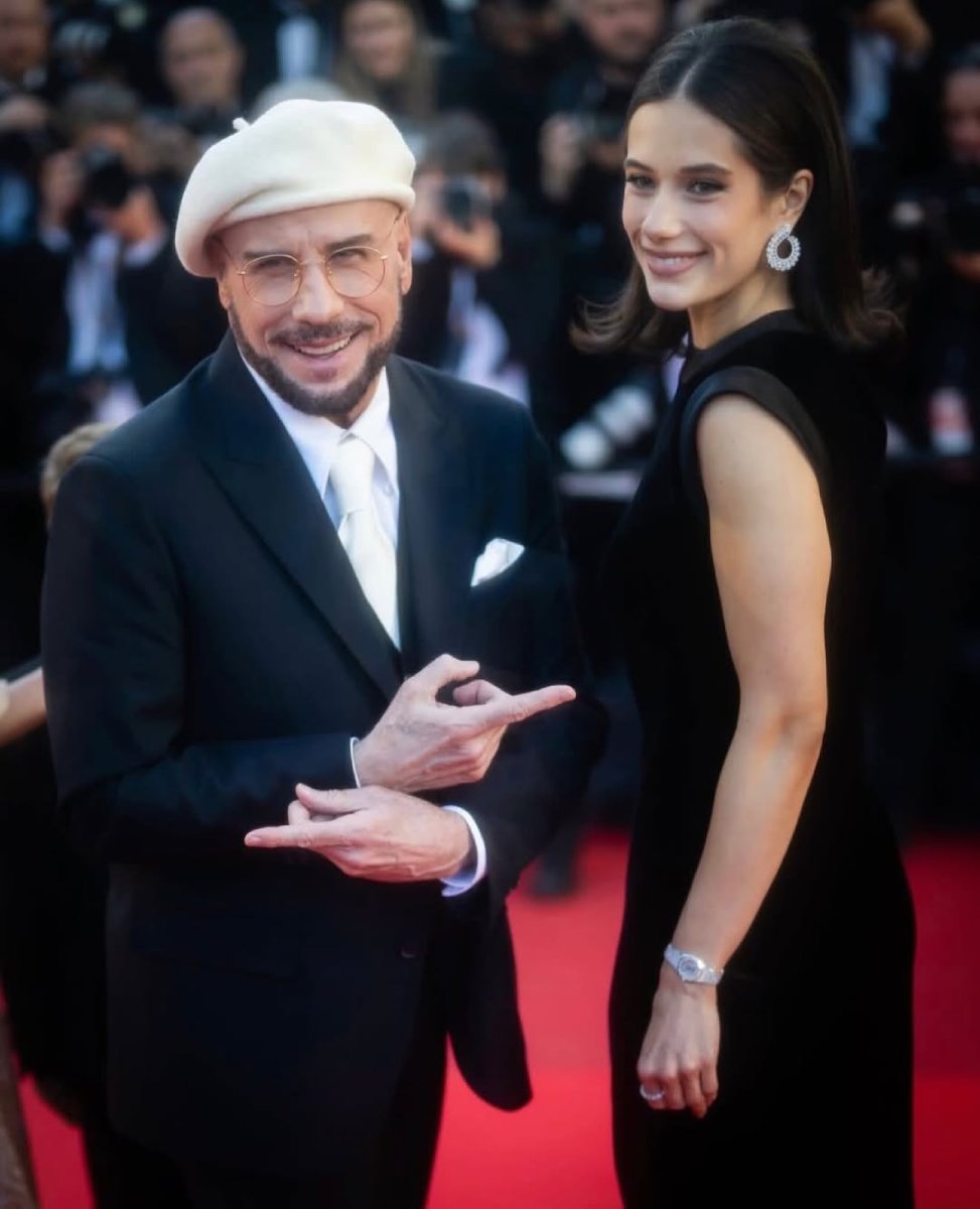 El actor acudió al festival acompañado de su hija Ella Bleu.