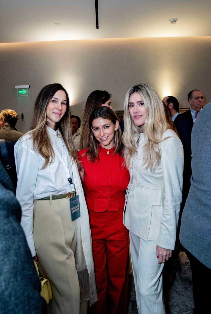 Stephanny de Sola de Venezuela, Maru Payen y Fernanda Medina.