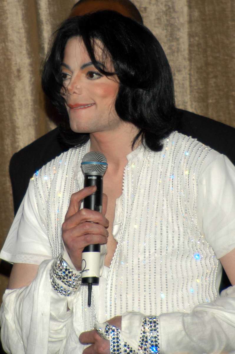 El expublicista del cantante confirmó Michael Jackson consumía pornografía infantil.