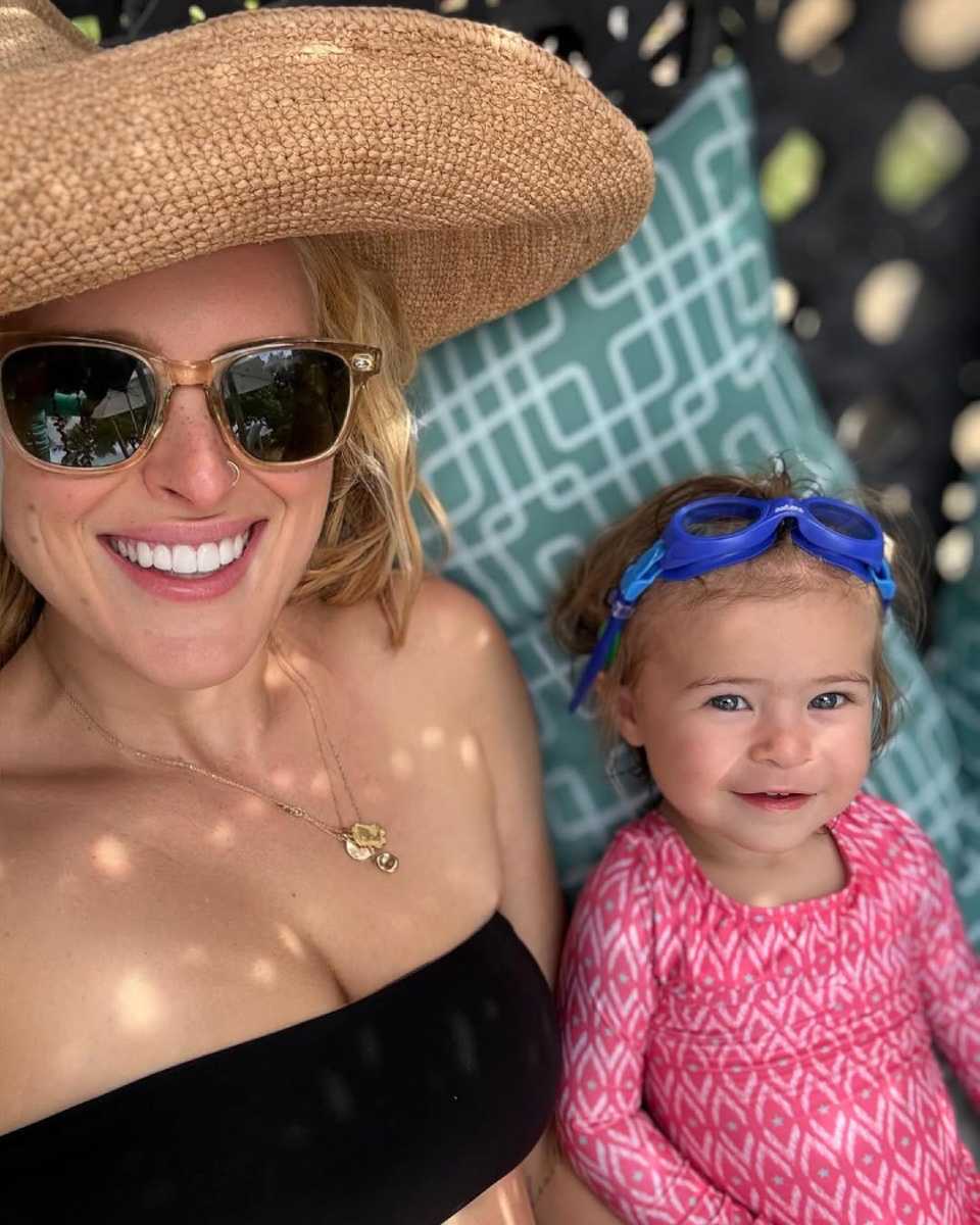 Rumer Willis se encuentra en una disputa legal por la custodia de su hija, Louetta, contra el músico Derek Richard Thomas.
