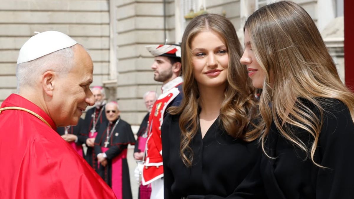 ¿Error o protocolo? Llueven críticas a la princesa Leonor y la infanta Sofía por sus estilismos durante la visita del papa León XIV a España