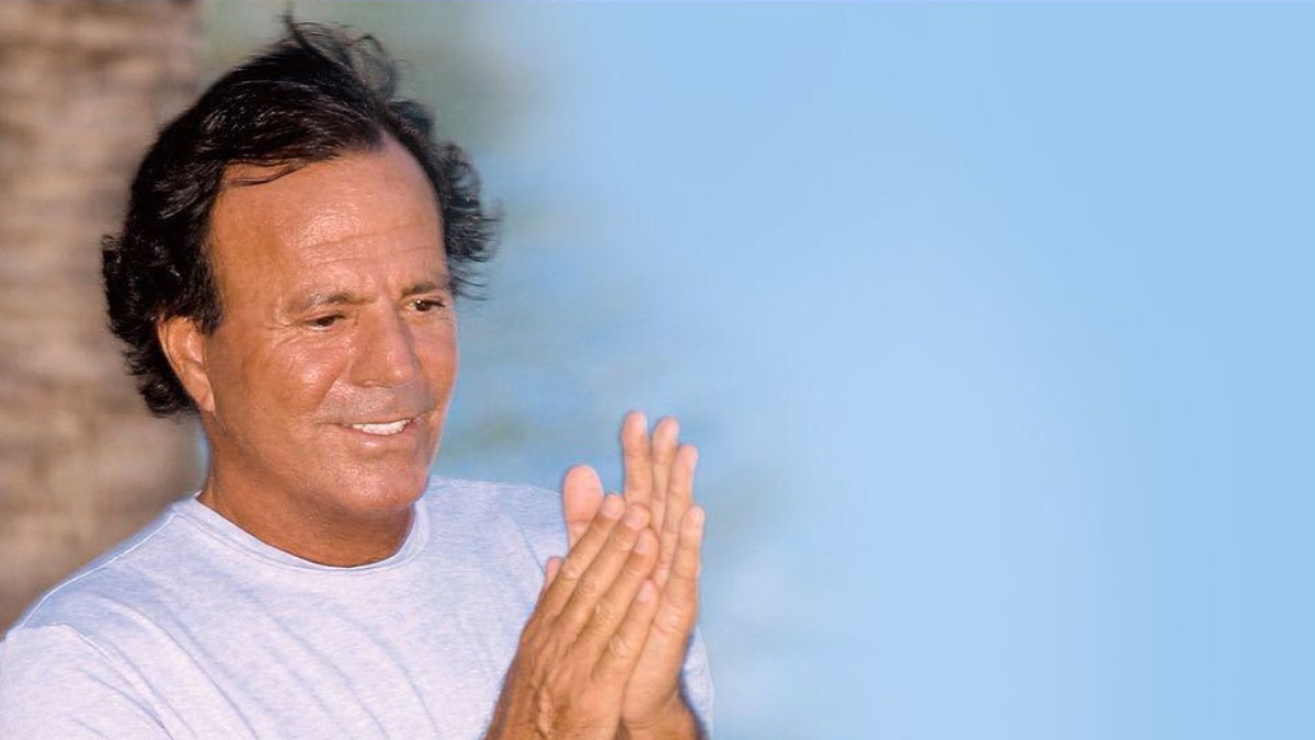 Julio Iglesias obtiene nuevo triunfo judicial en demanda de exempleadas; Fiscalía respalda su posición