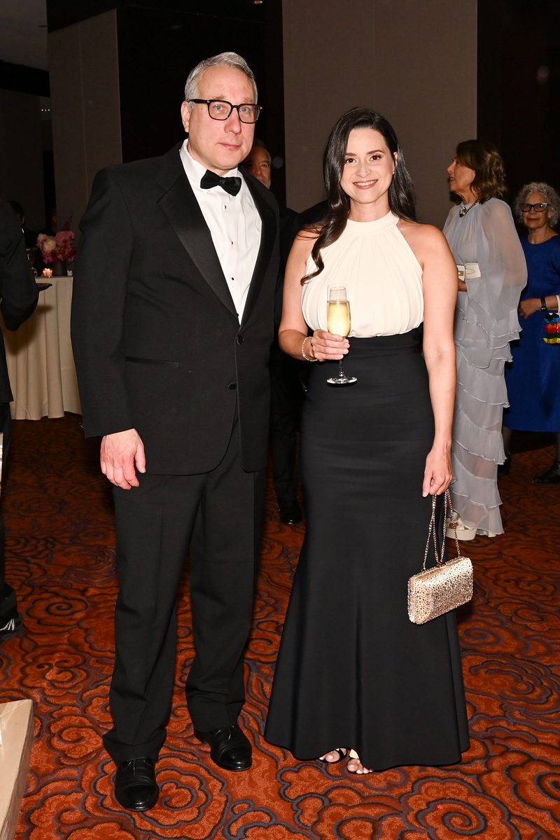 Matt Bregman y Sulie Arias.