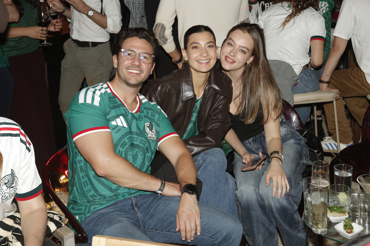 Juan Fernández, Marian Rodr+iguez y Kate Walder.