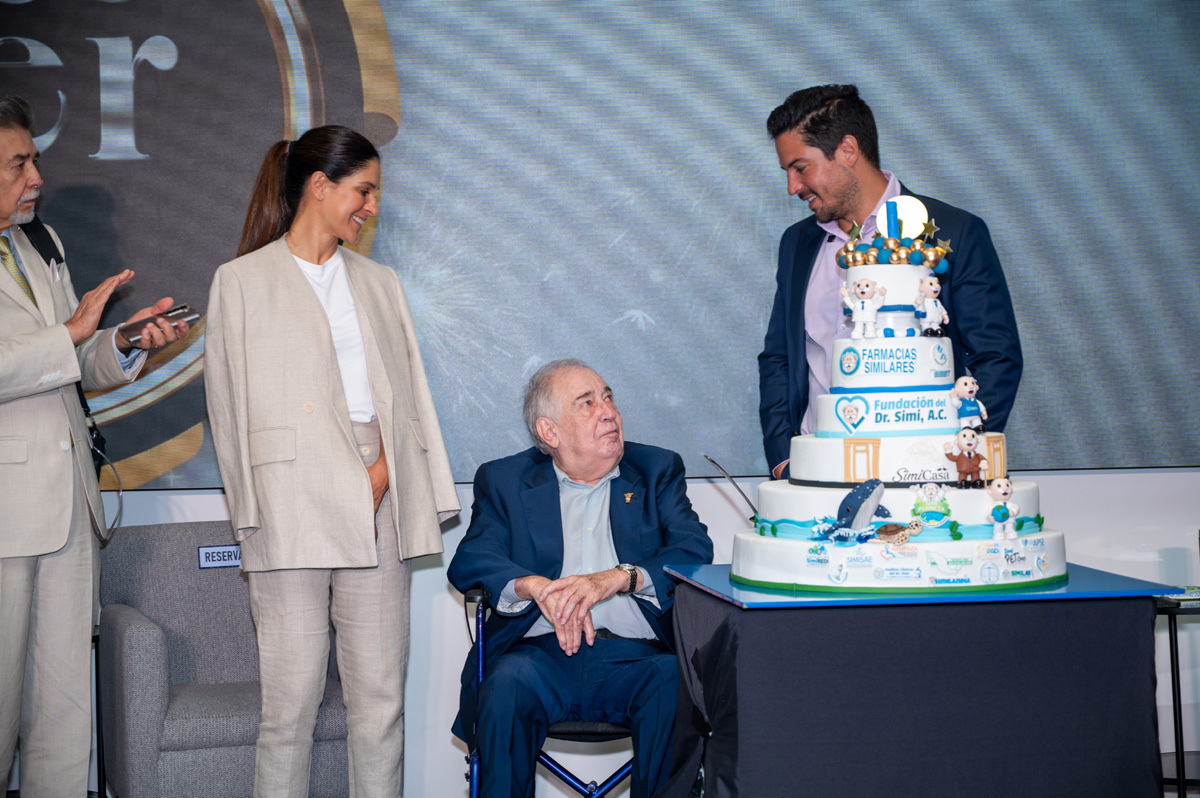 Clara González, Víctor González y Víctor González.
